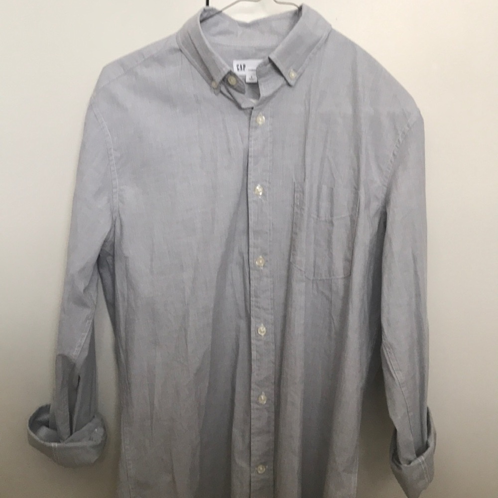 GAP grey long-sleeve shirt